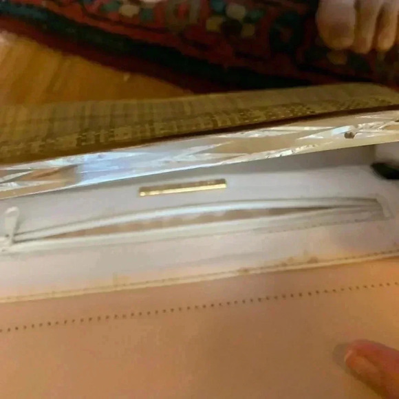 adrienne vittadini structured woven handbag w/horn - Picture 4 of 6